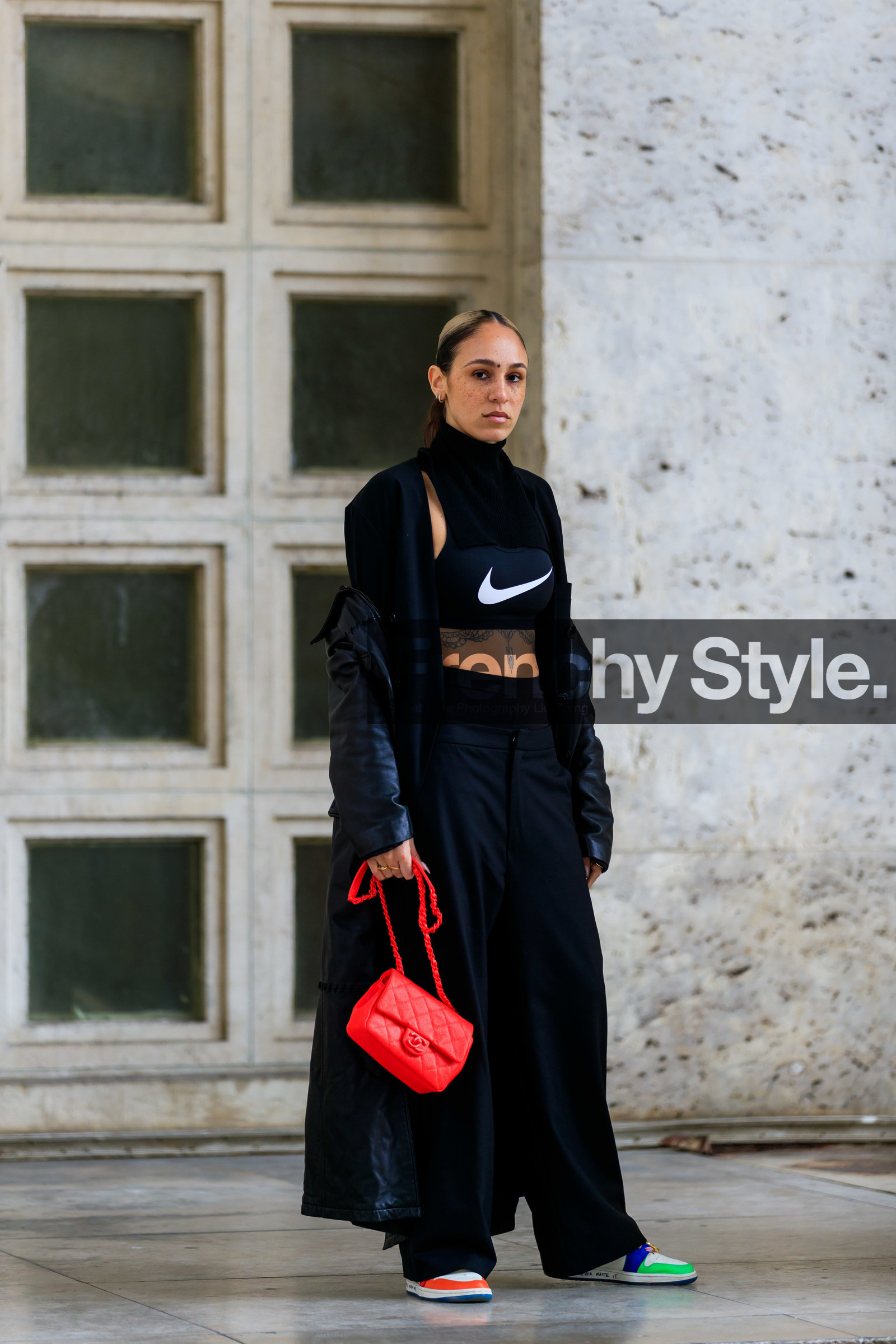 hera pradel, black jacket, black top, black pants, black scarf, black leather coat, black leather trench coat, woolen scarf, turtleneck pullover, cropped pullover, cropped top, nike top, high waist pants, tatoo, black pullover, red leather bag, loose pants, white leather sneakers, red leather sneakers, green leather sneakers, multicolor sneakers, chanel bag, mini bag, fashion week, frenchystyle, FW, jonathan paciullo, street style, PFW, PARIS, vertical, full length