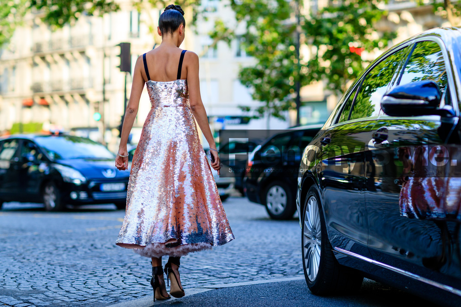 atmosphere details, AUTUMN WINTER 2016-2017, AW 16-17, back detail, black sandals, FALL WINTER 2016-2017, fashion week, frenchystyle, full length, FW, FW 16-17, giovanna battaglia, glitter, HAUTE COUTURE, high heels, horizontal, jonathan paciullo, leather shoes, MENSWEAR, PARIS, PFW, pink dress, sequined dress, shiny dress, street style