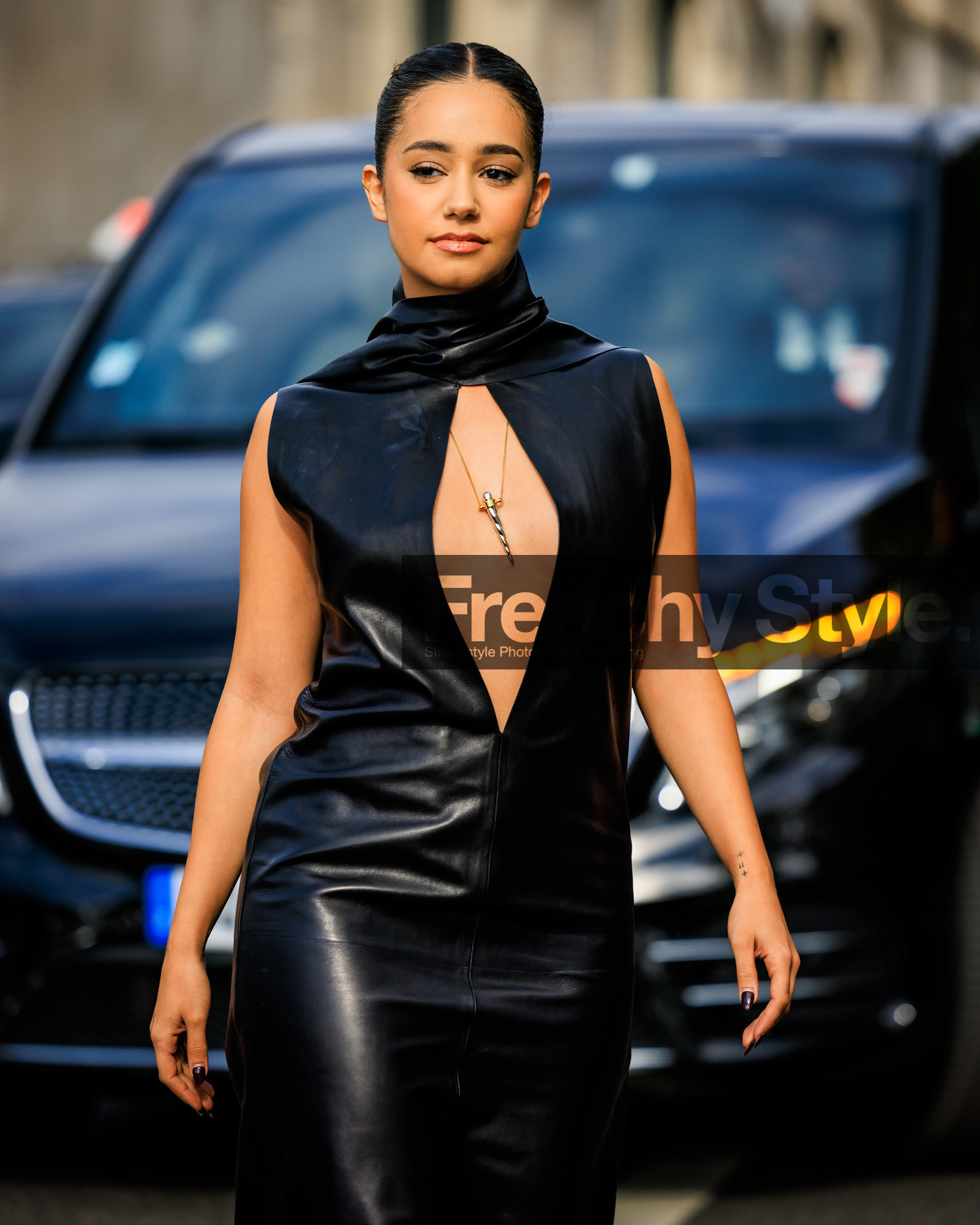 PARIS, PFW, fashion week, frenchystyle, FW, jonathan paciullo, street style, SPRING SUMMER 2024, SS 24, vertical, atmosphere details, detail