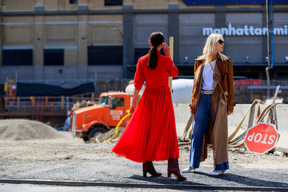 atmosphere details, beige bag, blue denim, bordeaux, brown jacket, burgundy, chanel, céline, denim pants, evangelie smyrniotaki, fashion week, frenchystyle, full length, FW, high heels, horizontal, jeans, jonathan paciullo, leather bag, leather shoes, linda tol, loewe, NEW YORK, NYFW, poncho, red boots, red dress, SPRING SUMMER 2018, SS 18, street style, sunglasses, trousers, white bag, white belt, white shoes, white t shirt