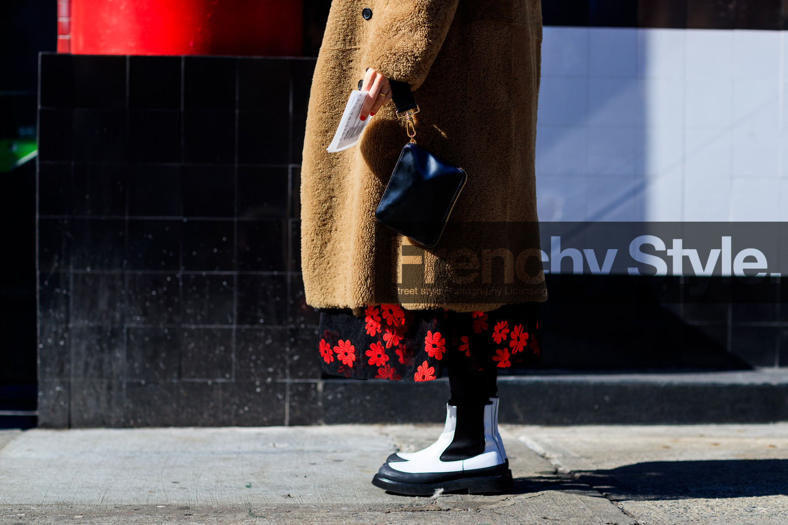 beige jacket, black skirt, camel coat, céline, embroidered skirt, floral, flowers, Fur coat, graphic skirt, leather shoes, printed skirt, shearling, white boots, street style, jonathan paciullo, FW, frenchystyle, fashion week, NYFW, NEW YORK, AUTUMN WINTER 2018-2019, AW 18-19, FALL WINTER 2018-2019, FW 18-19, atmosphere details, horizontal, detail, Lucy Chadwick