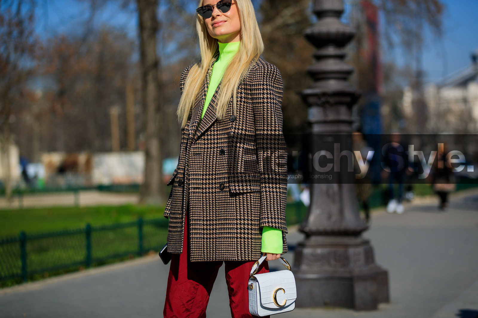 blazer, brown jacket, checked, chloé, graphic jacket, green sweater, houndstooth pattern, leather bag, neon, plaid, printed jacket, red pants, sunglasses, thora valdimars, trousers, white bag, PARIS, PFW, street style, jonathan paciullo, FW, frenchystyle, fashion week, AUTUMN WINTER 2019-2020, AW 19-20, FALL WINTER 2019-2020, FW 19-20, horizontal, atmosphere details, detail