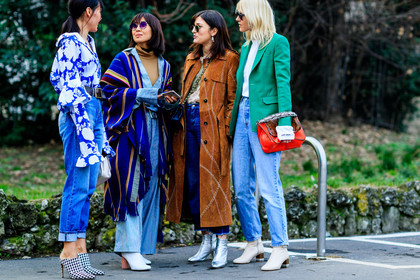 atmosphere details, AUTUMN WINTER 2017-2018, AW 17-18, beige boots, belted coat, black and white shoes, black belt, blazer, blue cardigan, blue denim, blue jacket, blue pants, blue shirt, brown coat, brown jacket, chanel handbag, denim pants, evangelie smyrniotaki, FALL WINTER 2017-2018, fashion week, frenchystyle, full length, FW, FW 17-18, geometric, gingham, glitter, graphic shirt, green jacket, high heels, horizontal, jeans, jonathan paciullo, leather bag, leather belt, leather coat, leather jacket, leather shoes, liz yu, MFW, MILAN, poncho, printed shirt, ray ban, red bag, shiny boots, silver shoes, street style, striped pants, striped shirt, stripes, suede jacket, sunglasses, tone on tone, total look blue, trousers, white bag, white boots, white sweater