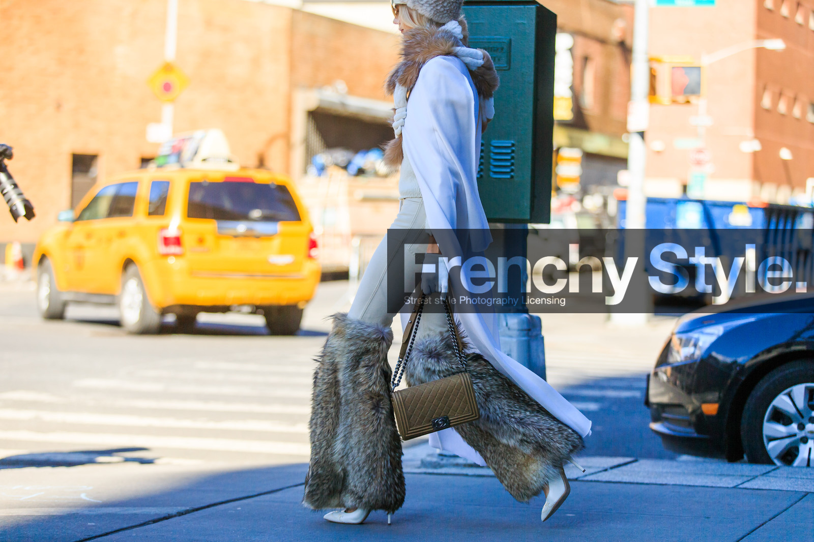 atmosphere details, AUTUMN WINTER 2016-2017, AW 16-17, boy bag, brown bag, chanel, denim pants, detail, fashion week, frenchystyle, fur hat, fur scarf, FW, FW 16-17, grey beanie, high heels, horizontal, jeans, jonathan paciullo, leather bag, leather shoes, natural, natural fur, NEW YORK, nude heels, NYFW, Samantha Angelo, street style, trousers, white coat, white denim, white knit, white sweater, woman