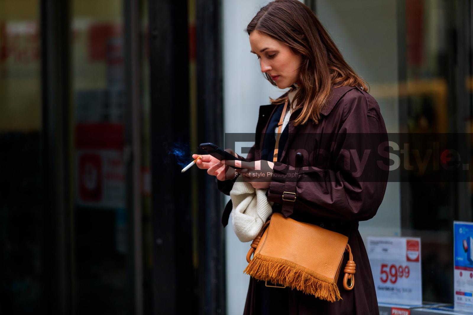 brown coat, camel bag, fringes, leather bag, loewe, trench coat, street style, jonathan paciullo, FW, frenchystyle, fashion week, NYFW, NEW YORK, AUTUMN WINTER 2018-2019, AW 18-19, FALL WINTER 2018-2019, FW 18-19, atmosphere details, horizontal, detail