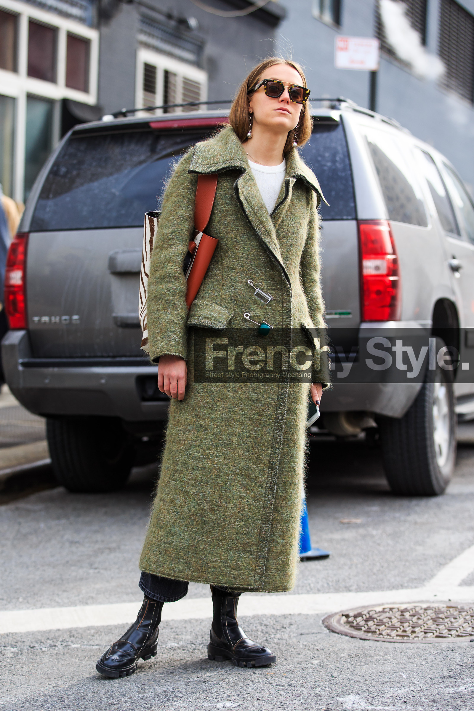 animal print, AUTUMN WINTER 2016-2017, AW 16-17, balenciaga, black boots, brooch, céline, fashion week, frenchystyle, full length, FW, FW 16-17, green coat, jonathan paciullo, kaki coat, leather bag, leather boots, long coat, NEW YORK, NYFW, red bag, safety pin, street style, sunglasses, vertical, woman, zebra