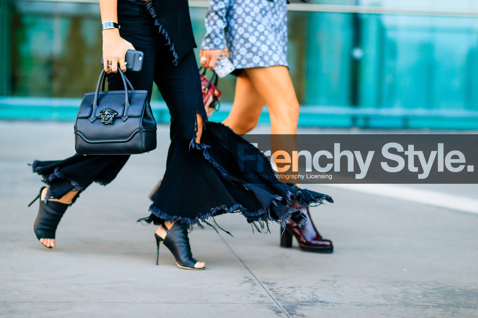 atmosphere details, black bag, black denim, denim pants, detail, fashion week, frenchystyle, FW, high heels, horizontal, jeans, jonathan paciullo, leather bag, leather shoes, MFW, MILAN, SPRING SUMMER 2017, SS 17, street style, trousers, versace