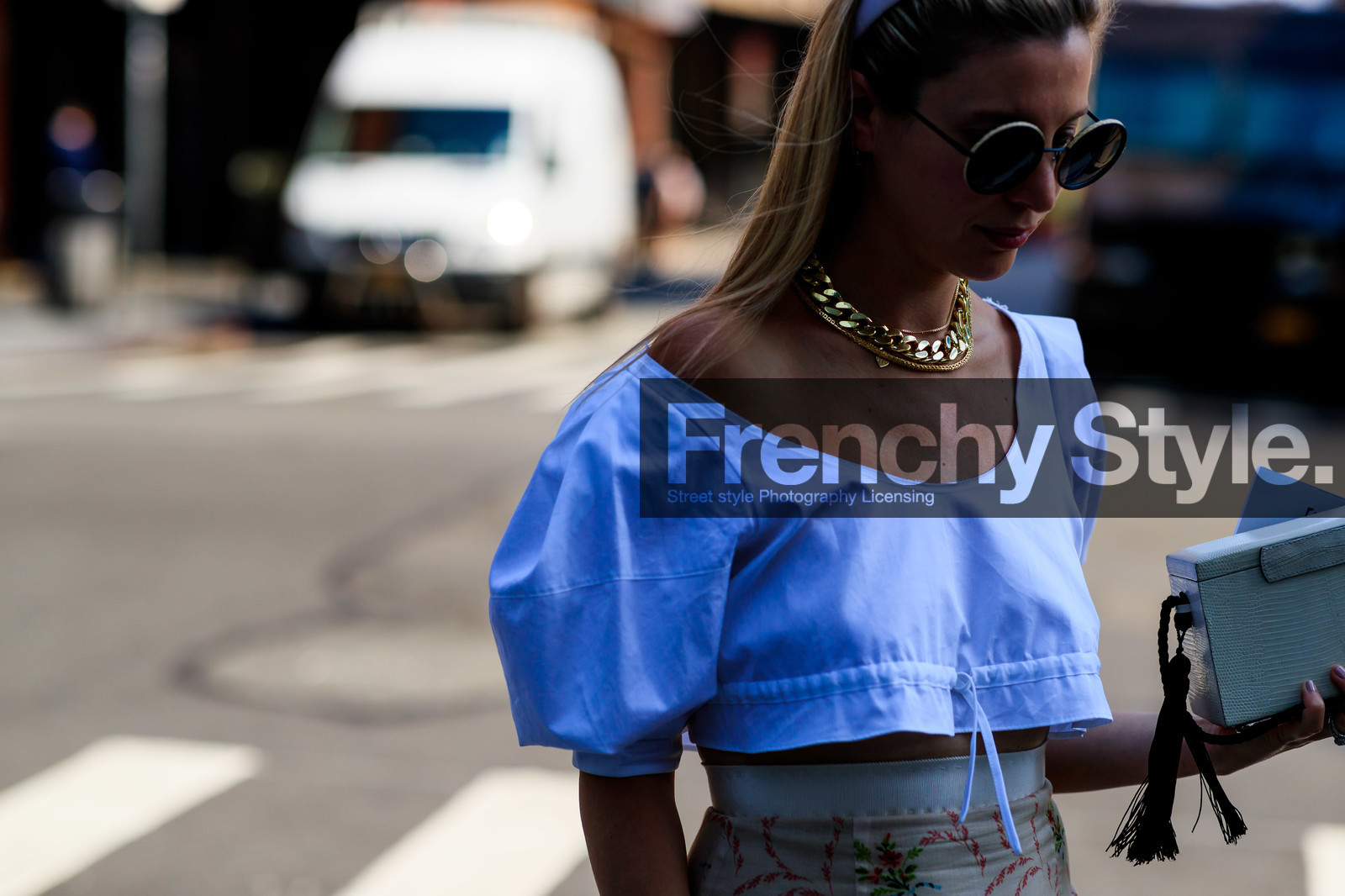 crop top, high waist, kerry pieri, necklace, sunglasses, white top, street style, jonathan paciullo, FW, frenchystyle, fashion week, NEW YORK, NYFW, SPRING SUMMER 2020, SS 20, horizontal, atmosphere details, detail