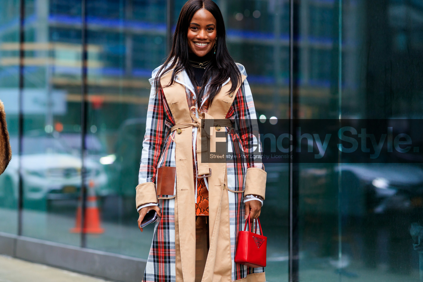 j wanderson trenchcoat, beige trench coat, checked trench coat, red trench coat, belted trench coat, raincoat, sheer jacket, red leather bag, prada bag, hand bag, plaid trenchcoat, fashion week, frenchystyle, FW, jonathan paciullo, street style, NYFW, NEW YORK, AUTUMN WINTER 2020-2021, FALL WINTER 2020-2021, FW 20-21, horizontal, atmosphere details, detail