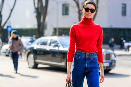 atmosphere details, AUTUMN WINTER 2017-2018, AW 17-18, blue denim, céline, denim pants, detail, FALL WINTER 2017-2018, fashion week, frenchystyle, FW, FW 17-18, horizontal, janice alida, jeans, jonathan paciullo, MFW, MILAN, model, ralph lauren, red sweater, street style, sunglasses, trousers, turtleneck sweater
