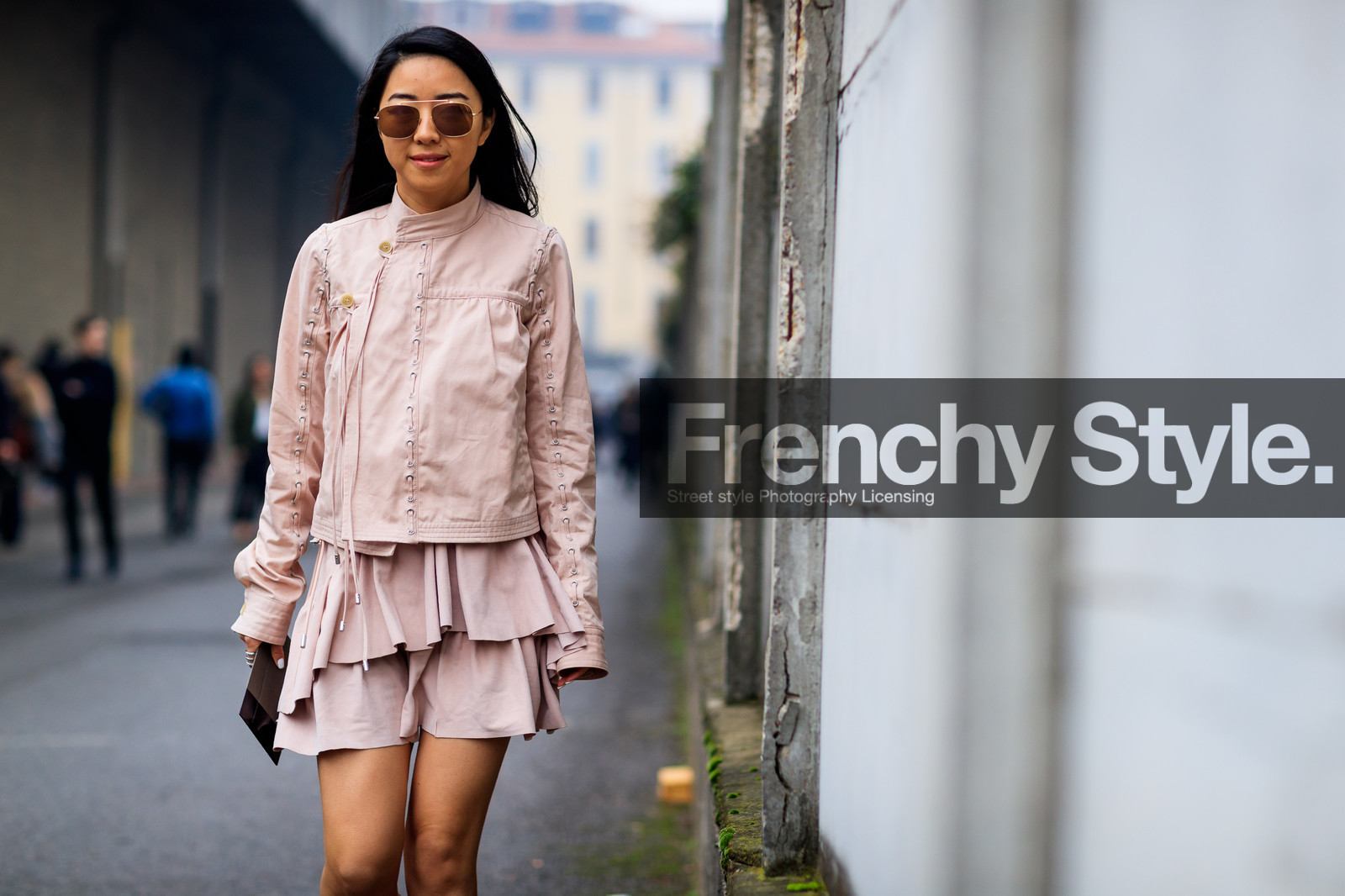 atmosphere details, AUTUMN WINTER 2017-2018, AW 17-18, detail, FALL WINTER 2017-2018, fashion week, frenchystyle, FW, FW 17-18, horizontal, jonathan paciullo, MFW, MILAN, pink jacket, pink skirt, street style, sunglasses, tone on tone, total look pink