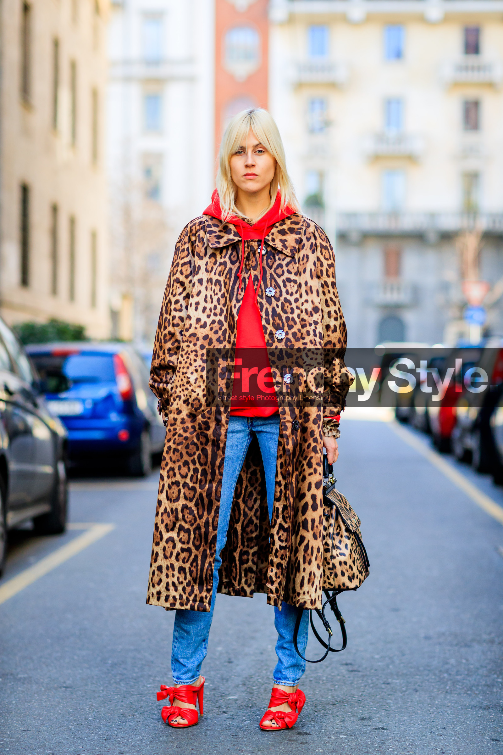 animal print, AUTUMN WINTER 2017-2018, AW 17-18, blue denim, brown bag, denim pants, FALL WINTER 2017-2018, fashion week, frenchystyle, full length, FW, FW 17-18, graphic coat, graphic jacket, hoodie, jeans, jonathan paciullo, leather backpack, leather bag, leather shoes, leopard print, linda tol, MFW, MILAN, printed bag, printed coat, printed jacket, red shoes, red sweater, street style, trousers, vertical