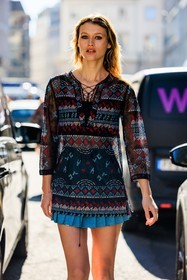 printed mini dress, embroidered dress, tribal dress, multicolor dress, blue dress, platform heel, studs heels, multicolor heels, nude make up, chloe lecareux, fashion week, frenchystyle, FW, jonathan paciullo, street style, vertical, atmosphere details, detail