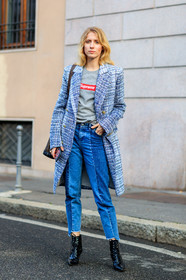 AUTUMN WINTER 2017-2018, AW 17-18, black boots, black shoes, blue denim, denim pants, FALL WINTER 2017-2018, fashion week, frenchystyle, full length, FW, FW 17-18, graphic coat, grey t shirt, jeans, jonathan paciullo, leather shoes, MFW, MILAN, printed coat, street style, supreme, trousers, tweed jacket, vertical, vêtements