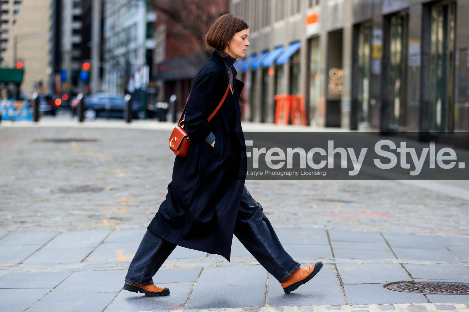 black coat, black denim, chloé, denim pants, jeans, jo ellison, leather bag, leather shoes, orange shoes, red bag, trousers, street style, jonathan paciullo, frenchystyle, NYFW, NEW YORK, AUTUMN WINTER 2019-2020, AW 19-20, FALL WINTER 2019-2020, FW 19-20, FW, fashion week, atmosphere details, horizontal, detail