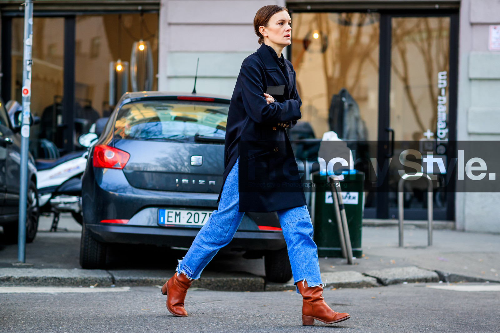 atmosphere details, AUTUMN WINTER 2017-2018, AW 17-18, black coat, blue denim, brown boots, denim pants, FALL WINTER 2017-2018, fashion week, frenchystyle, full length, FW, FW 17-18, high heels, horizontal, jeans, jo ellison, jonathan paciullo, leather shoes, MFW, MILAN, street style, trousers