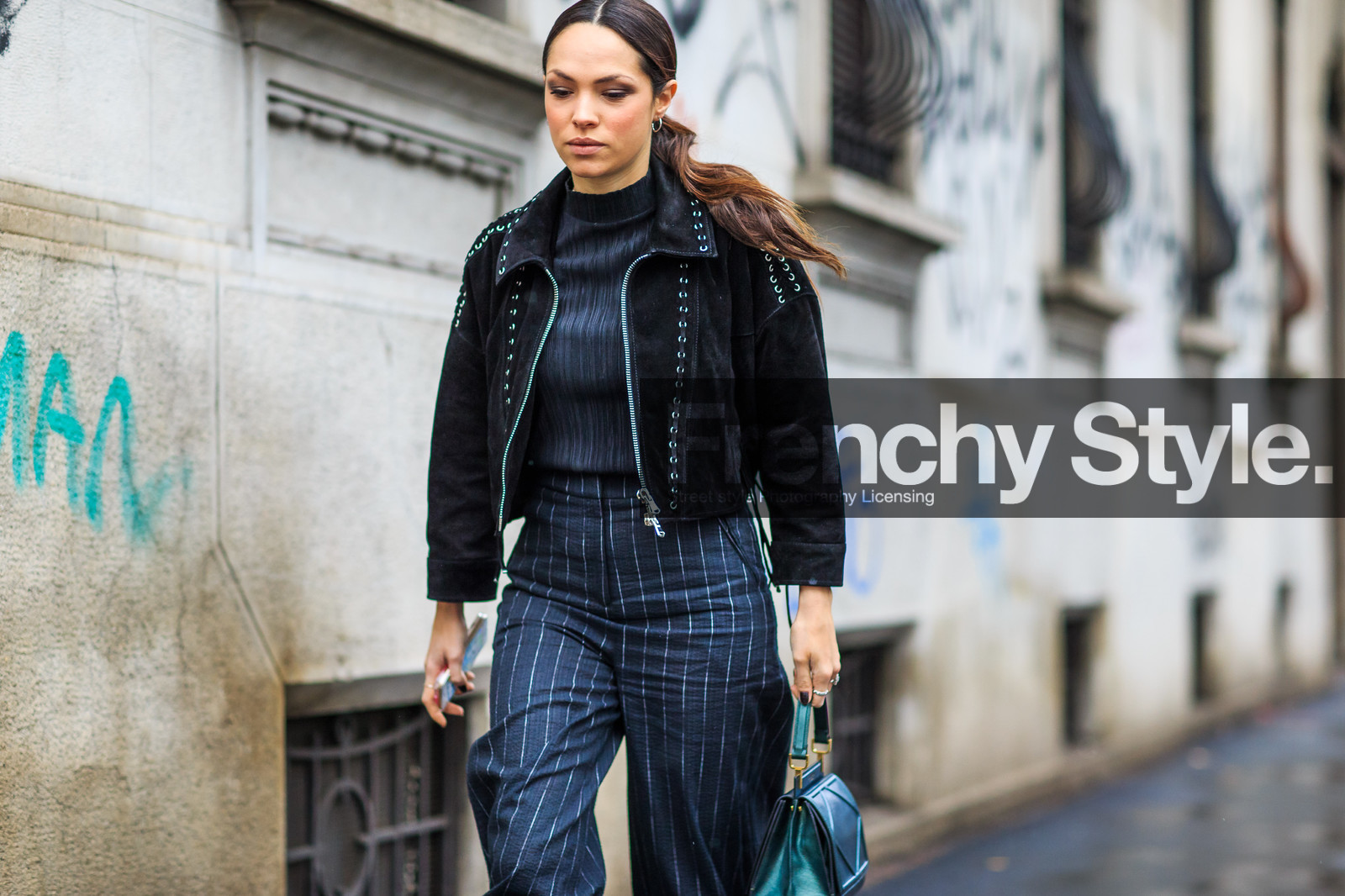 atmosphere details, AUTUMN WINTER 2016-2017, AW 16-17, black jacket, detail, FALL WINTER 2016-2017, fashion week, frenchystyle, FW, FW 16-17, graphic pants, green bag, horizontal, jonathan paciullo, leather bag, LFW, LONDON, MENSWEAR, street style, striped pants, stripes, studs, suede jacket