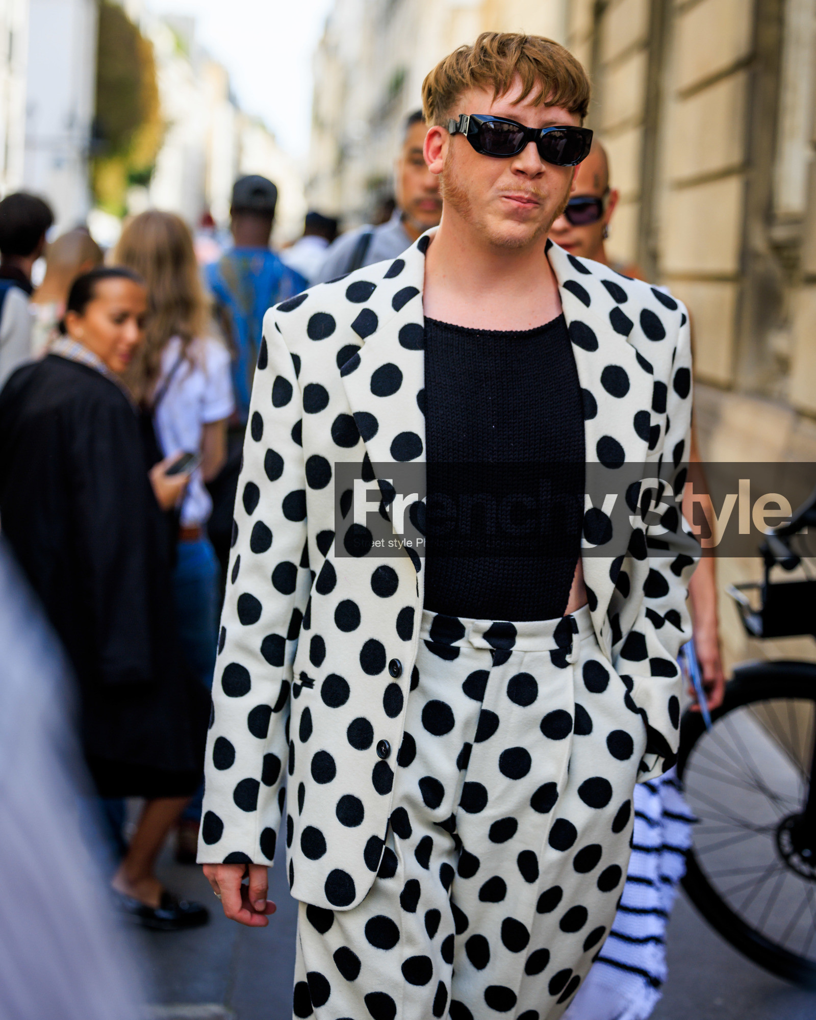 fashion week, frenchystyle, FW, jonathan paciullo, street style, PARIS, PFW, SPRING SUMMER 2024, SS 24, vertical, atmosphere details, detail