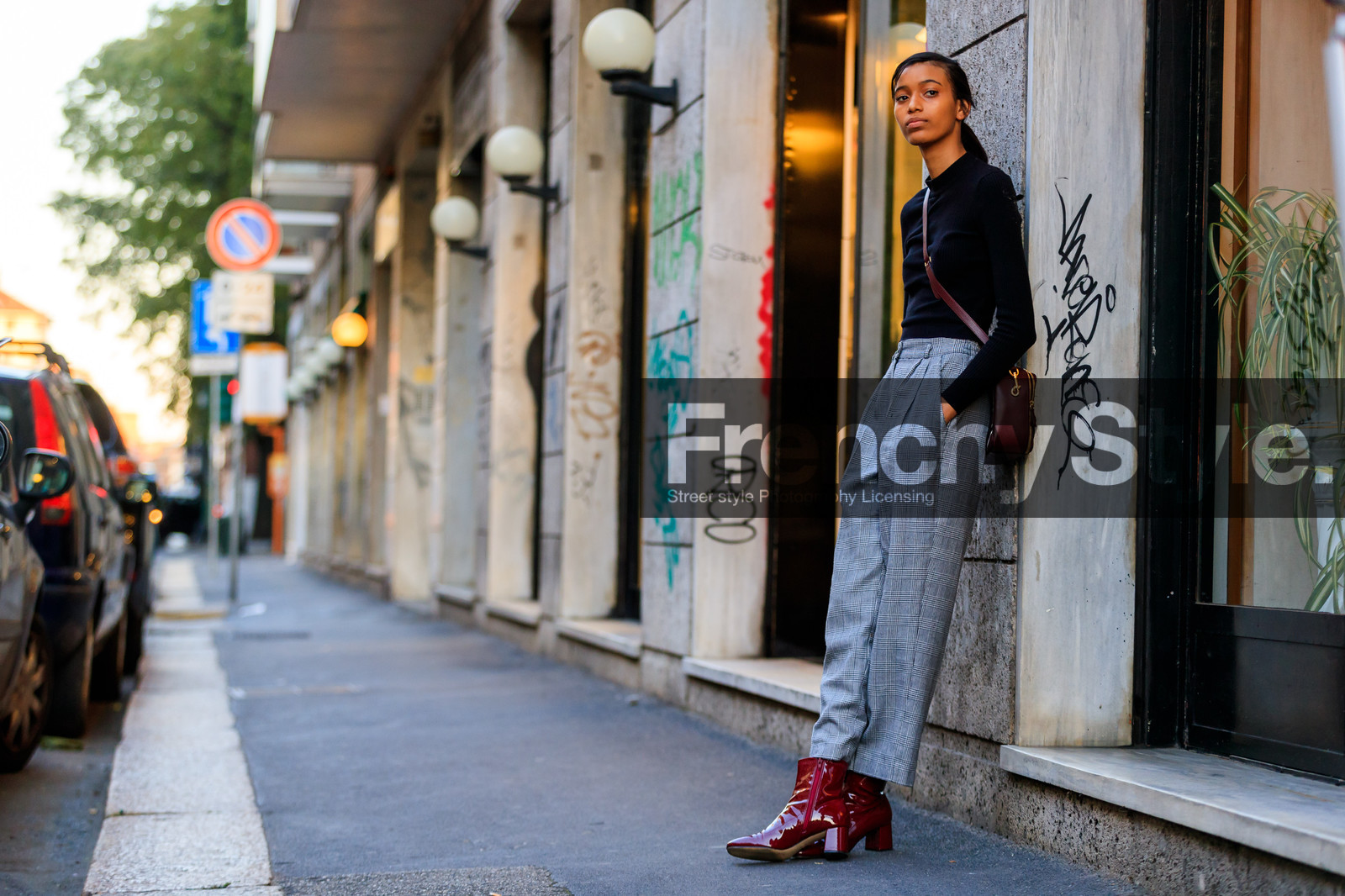 atmosphere details, black top, fashion week, frenchystyle, full length, FW, graphic pants, grey pants, high heels, horizontal, jonathan paciullo, leather bag, leather shoes, MFW, MILAN, model, printed pants, red bag, red boots, red shoes, SPRING SUMMER 2018, SS 18, street style, trousers, varnished leather shoes
