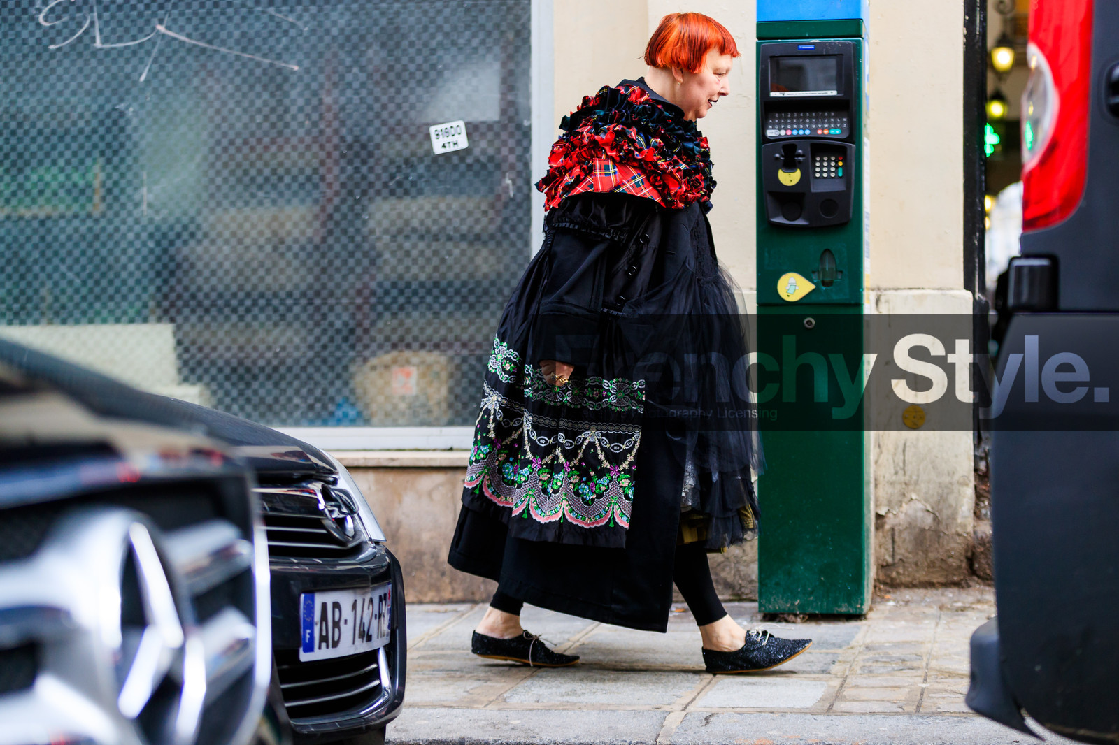 black coat, black shoes, embroideries, graphic jacket, leather shoes, printed jacket, ruffles, tartan, street style, jonathan paciullo, FW, frenchystyle, fashion week, PFW, PARIS, AUTUMN WINTER 2018-2019, FALL WINTER 2018-2019, FW 18-19, horizontal, atmosphere details, full length