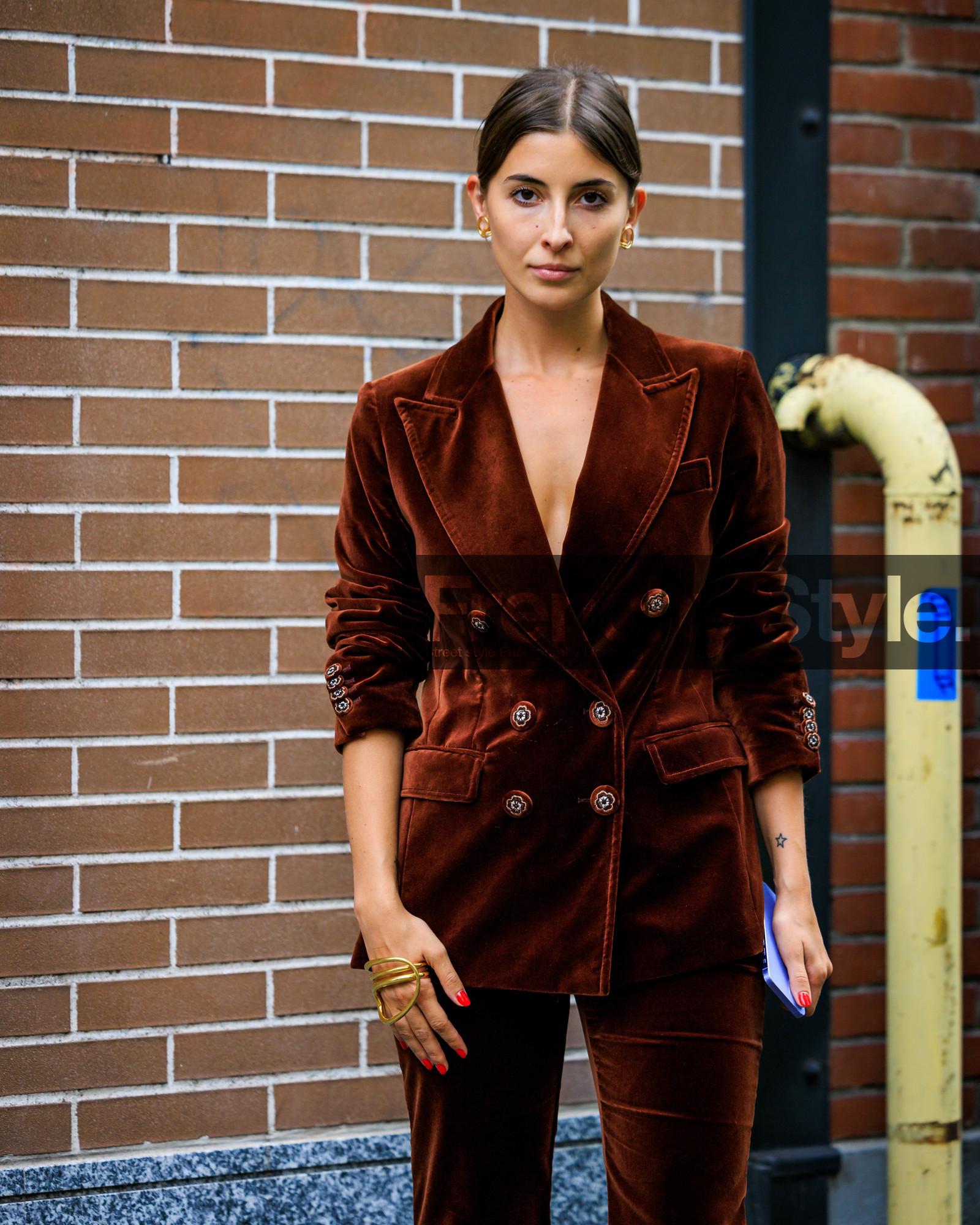 fashion week, frenchystyle, FW, jonathan paciullo, street style, MFW, MILAN, SPRING SUMMER 2024, SS 24, vertical, atmosphere details, detail