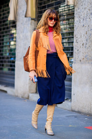 AUTUMN WINTER 2017-2018, AW 17-18, beige boots, beige jacket, brown bag, ece sukan, FALL WINTER 2017-2018, fashion week, frenchystyle, fringes, full length, FW, FW 17-18, graphic sweater, high boots, jonathan paciullo, leather bag, leather jacket, leather shoes, MFW, MILAN, navy skirt, printed sweater, red sweater, street style, striped sweater, suede shoes, sunglasses, vertical