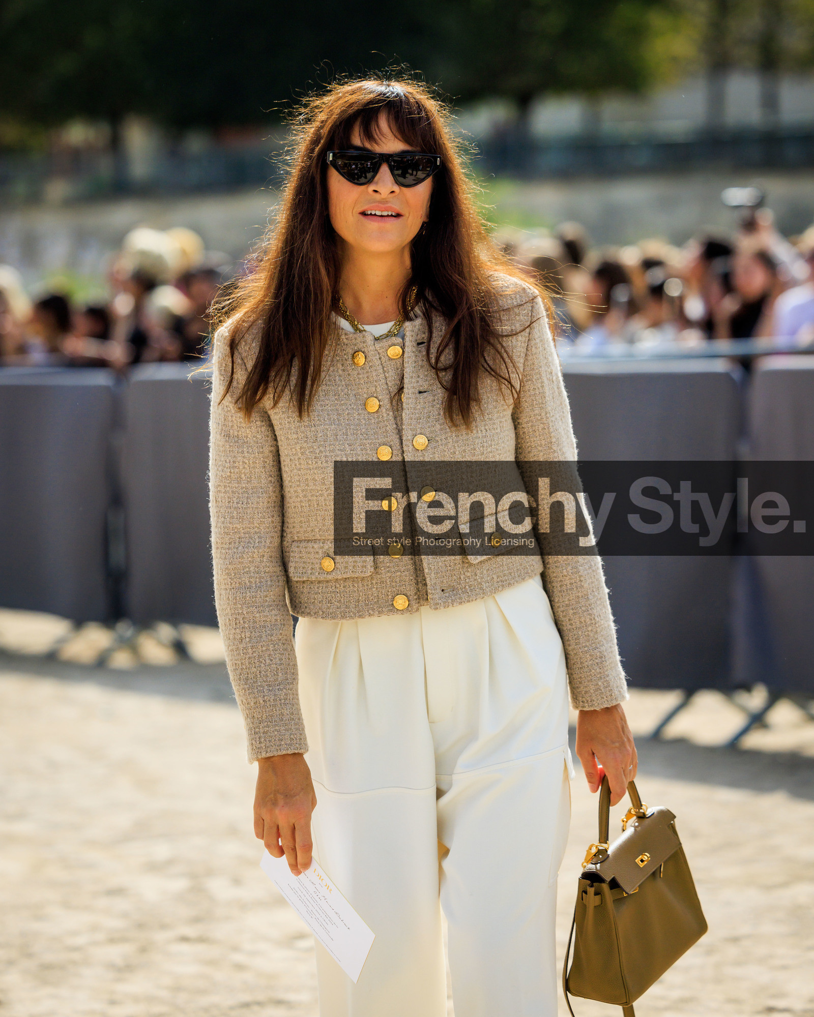 fashion week, frenchystyle, FW, jonathan paciullo, street style, PFW, PARIS, SPRING SUMMER 2024, SS 24, vertical, atmosphere details, detail