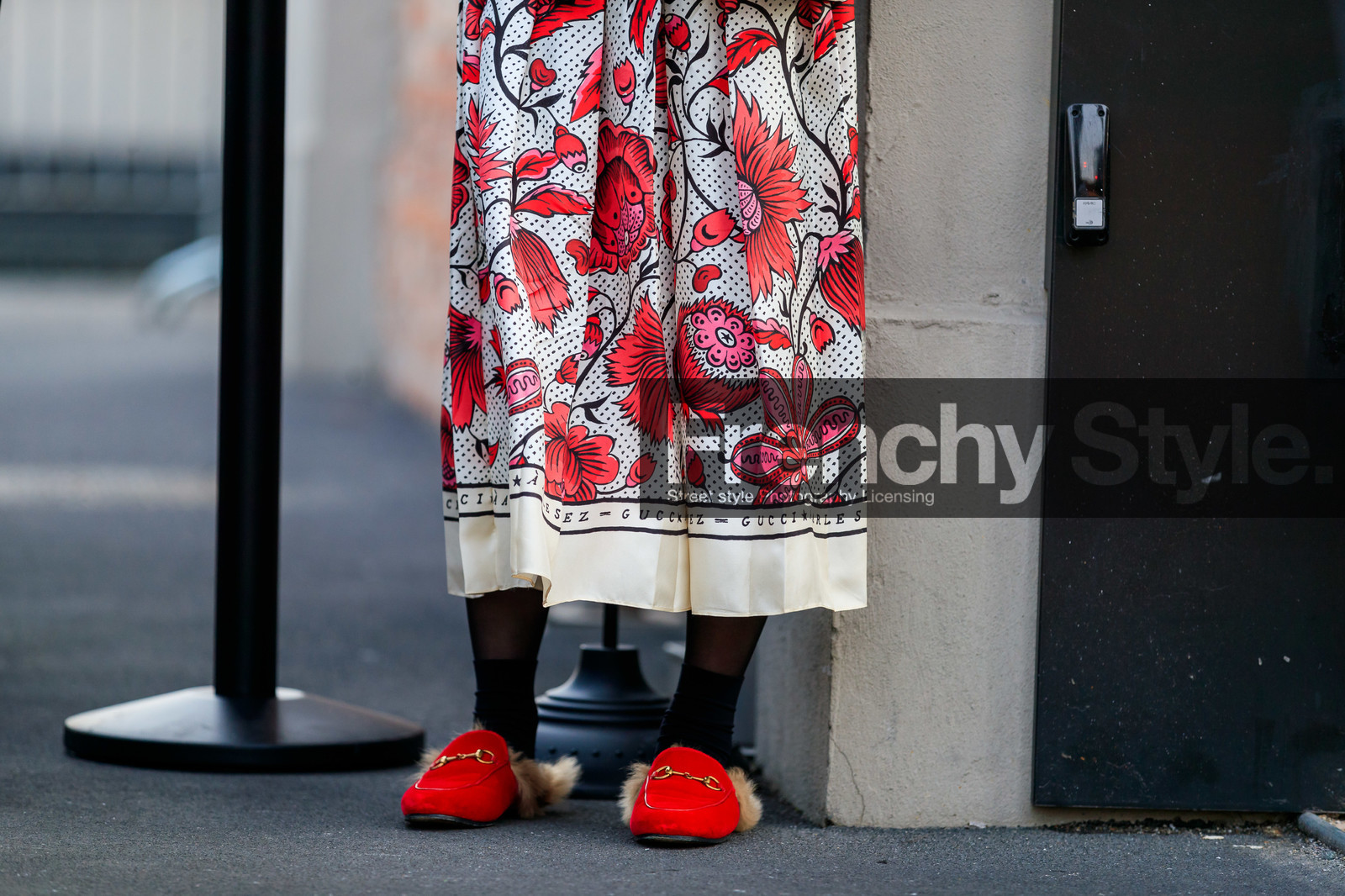 floral, flowers, fur shoes, graphic skirt, gucci, leather shoes, loafers, printed skirt, red shoes, white skirt, fashion week, frenchystyle, FW, jonathan paciullo, street style, MFW, MILAN, AUTUMN WINTER 2019-2020, AW 19-20, FALL WINTER 2019-2020, FW 19-20, atmosphere details, detail, horizontal