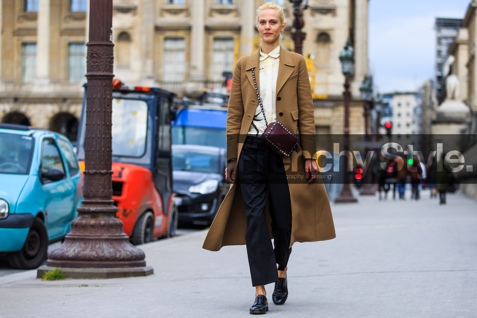 atmosphere details, AUTUMN WINTER 2016-2017, AW 16-17, aymeline valade, beige coat, black loafers, black pants, FALL WINTER 2016-2017, fashion week, frenchystyle, full length, FW, FW 16-17, horizontal, jonathan paciullo, leather bag, leather shoes, model, overcoat, PARIS, PFW, red bag, street style, studded bag, studs, trousers, valentino, white shirt