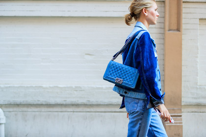 atmosphere details, blue bag, blue denim, boy bag, chanel, denim jacket, denim pants, detail, fashion week, frenchystyle, FW, horizontal, jeans, jessica minkoff, jonathan paciullo, leather bag, NEW YORK, NYFW, patchwork, SPRING SUMMER 2018, SS 18, street style, sunglasses, trousers