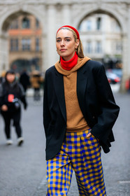 black bag, black jacket, blazer, camel sweater, checked, earrings, flora macdonald johnston, graphic pants, headband, hoodie, leather bag, plaid, printed pants, red sweater, trousers, turtleneck sweater, yellow pants, street style, jonathan paciullo, FW, frenchystyle, fashion week, LFW, LONDON, AUTUMN WINTER 2019-2020, AW 19-20, FW 19-20, FALL WINTER 2019-2020, vertical, atmosphere details, detail