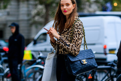 animal print, black bag, brown jacket, chanel handbag, graphic jacket, leather bag, leopard, printed jacket, trousers, fashion week, frenchystyle, FW, jonathan paciullo, street style, LFW, LONDON, SPRING SUMMER 2019, SS 19, atmosphere details, horizontal, detail
