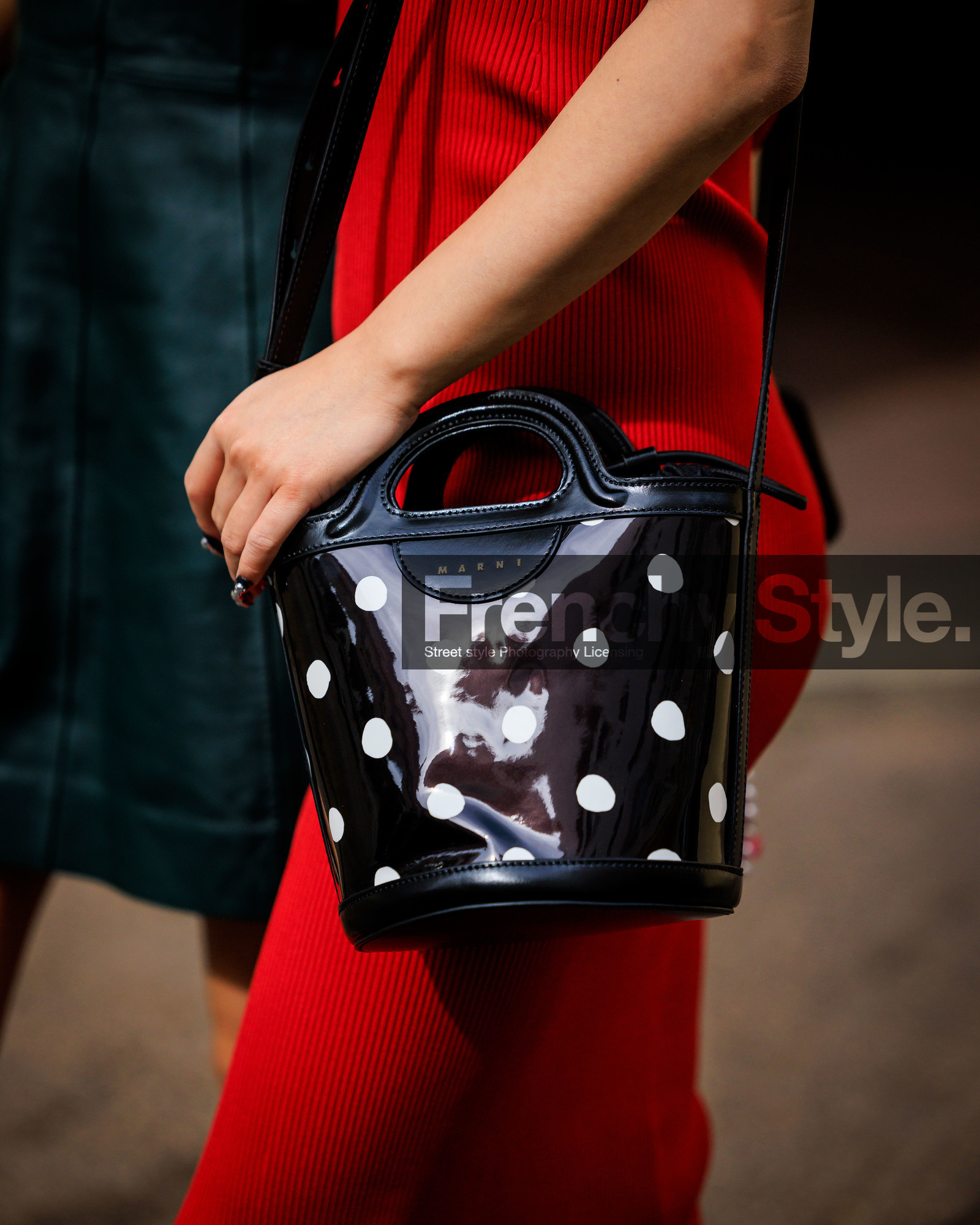 fashion week, frenchystyle, FW, jonathan paciullo, street style, PARIS, PFW, SPRING SUMMER 2024, SS 24, vertical, atmosphere details, detail