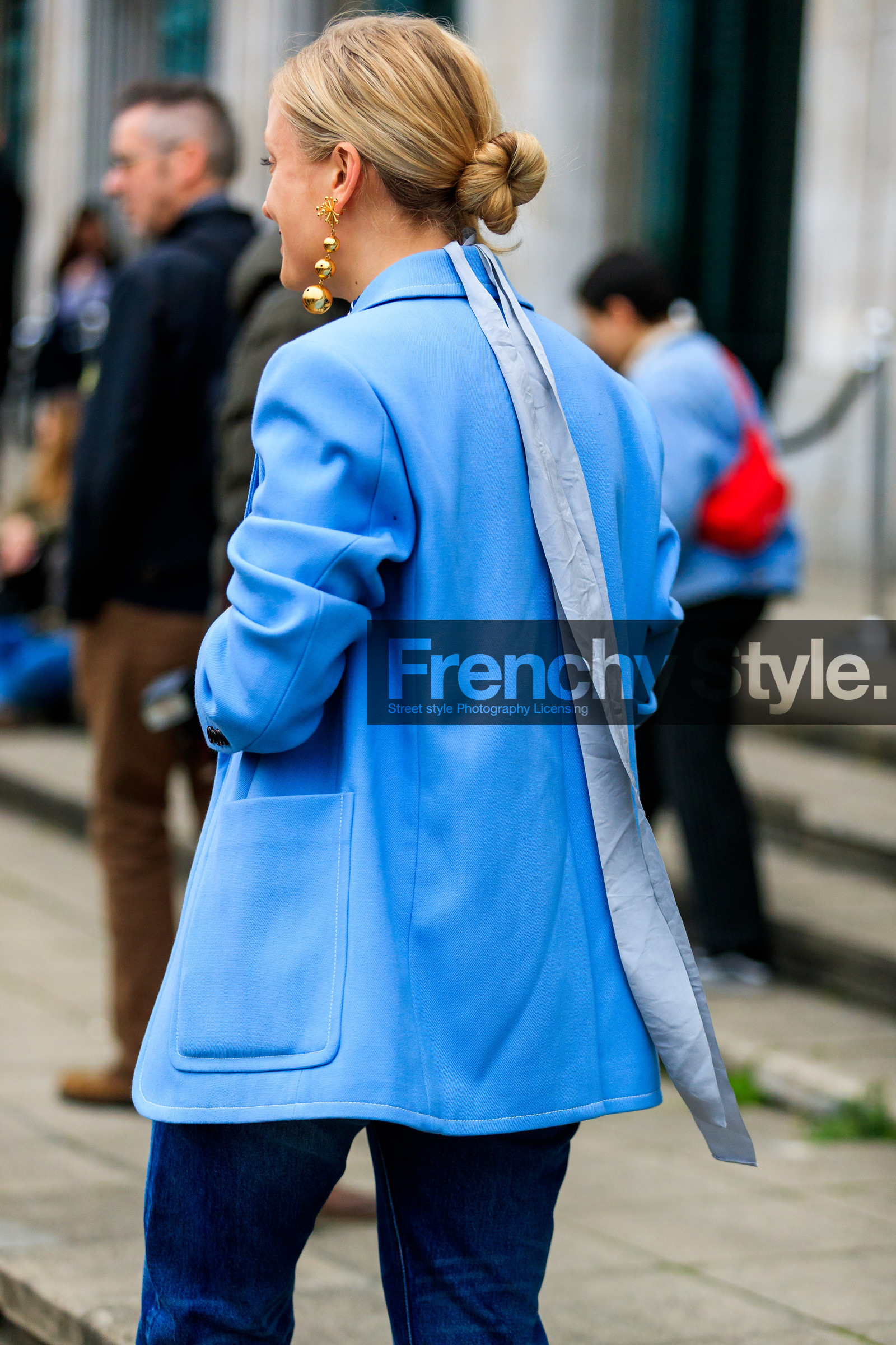 AUTUMN WINTER 2017-2018, AW 17-18, back detail, blazer, blue denim, blue jacket, bun, denim pants, detail, earrings, FALL WINTER 2017-2018, fashion week, frenchystyle, FW, FW 17-18, grey scarf, jeans, jonathan paciullo, kate foley, LFW, LONDON, street style, trousers, vertical