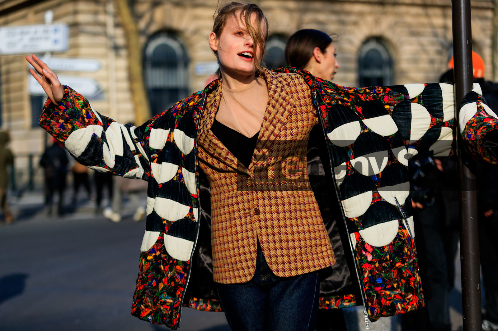 blazer, blue denim, brown jacket, checked, denim pants, graphic jacket, jeans, multicolor jacket, plaid, printed jacket, trousers, street style, jonathan paciullo, FW, frenchystyle, fashion week, PFW, PARIS, AUTUMN WINTER 2018-2019, FALL WINTER 2018-2019, FW 18-19, horizontal, atmosphere details, model, gaby prescod, hanne gaby odiele