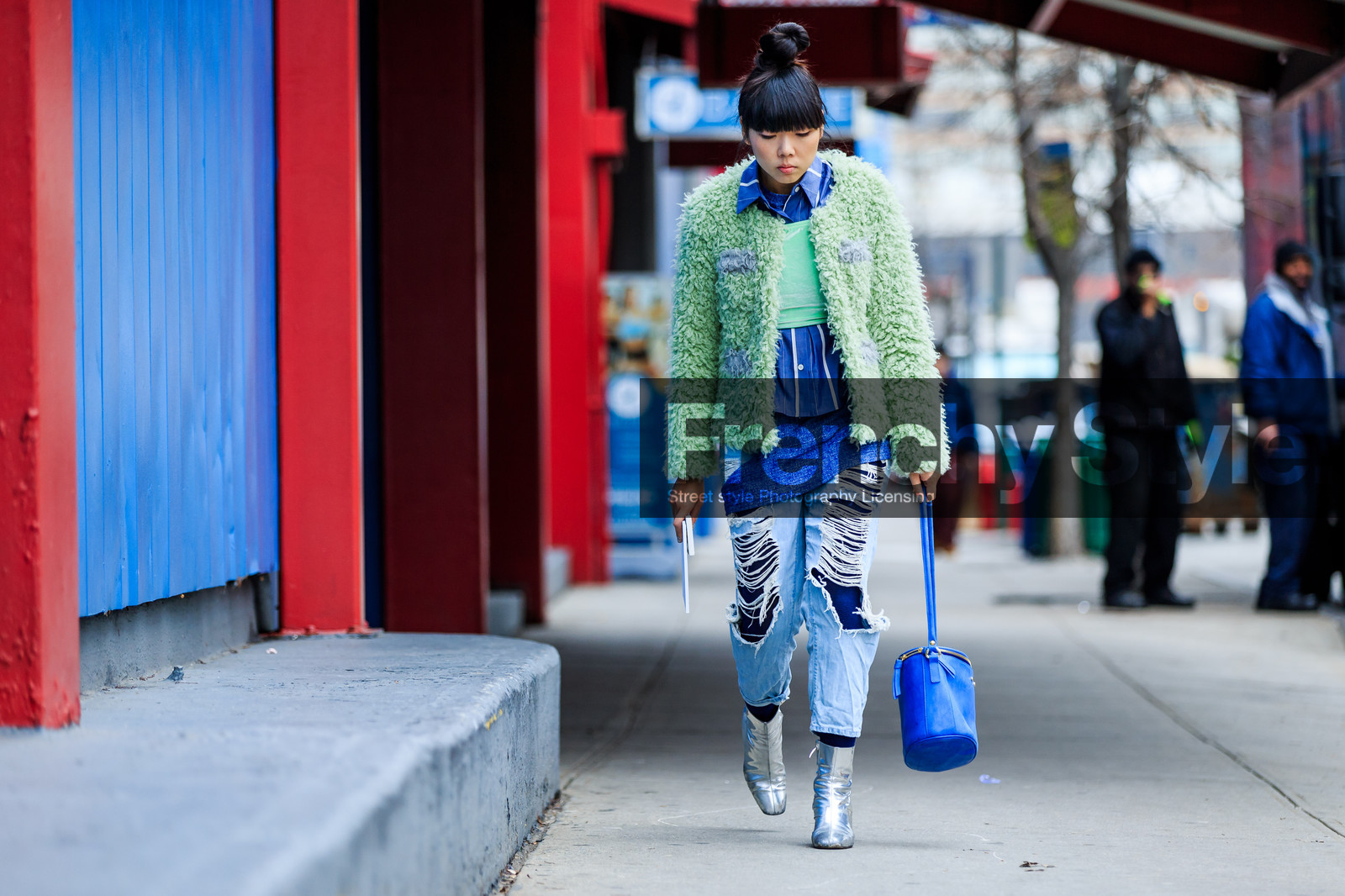 atmosphere details, AUTUMN WINTER 2016-2017, AW 16-17, blue bag, blue denim, blue shirt, denim pants, fashion week, frenchystyle, full length, fur jacket, FW, FW 16-17, glitter, green fur, green jacket, high heels, horizontal, jeans, jonathan paciullo, leather bag, leather boots, NEW YORK, NYFW, ripped pants, shiny boots, silver heels, silver shoes, street style, striped shirt, susie lau, trousers, woman