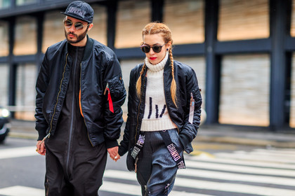 atmosphere details, AUTUMN WINTER 2016-2017, AW 16-17, black cap, black jacket, black jumpsuit, black pants, bomber jacket, braids, detail, FALL WINTER 2016-2017, fashion week, frenchystyle, FW, FW 16-17, horizontal, jonathan paciullo, LFW, LONDON, MENSWEAR, red lips, street style, sunglasses, supreme, trousers, turtleneck sweater, white sweater