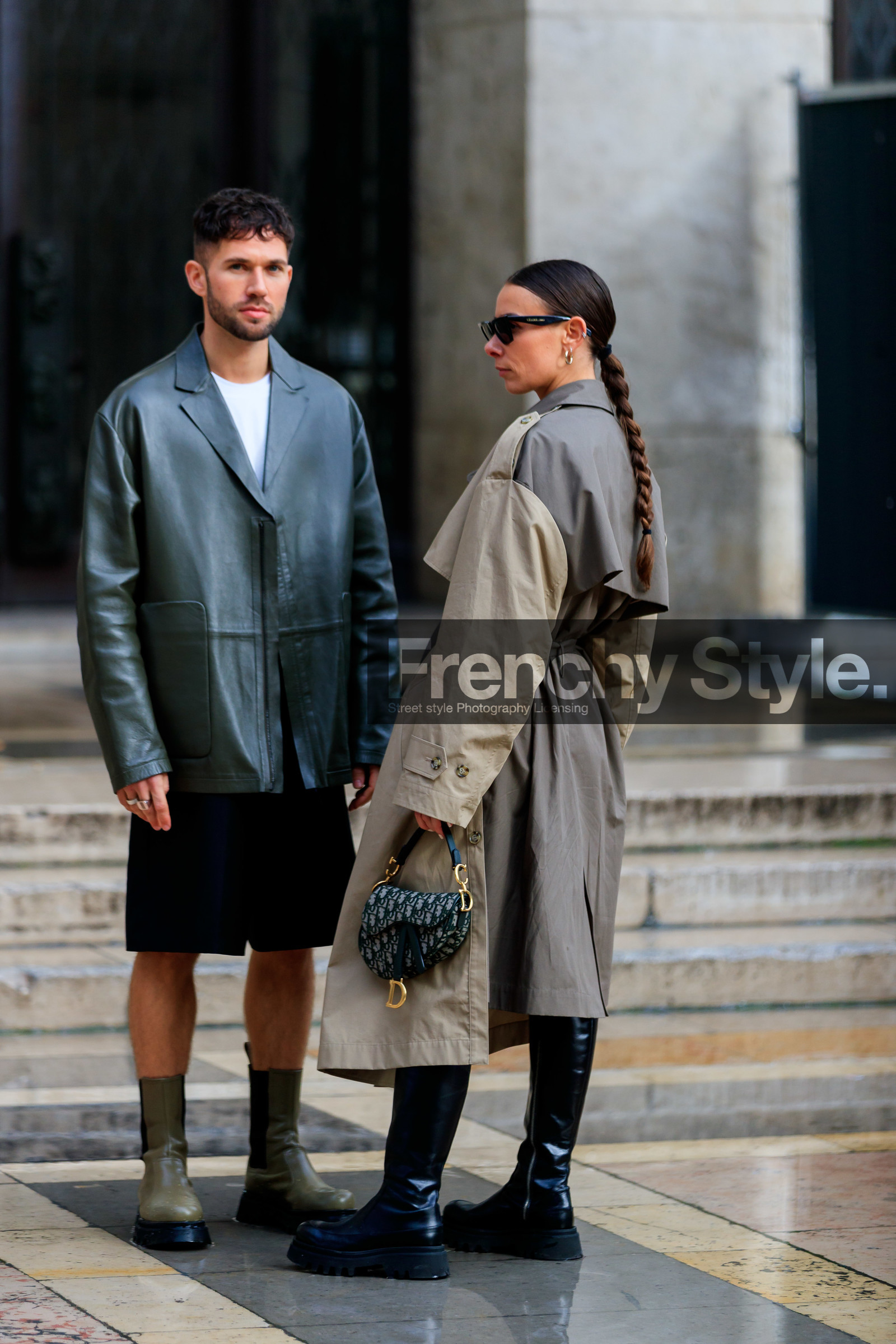 alice & j.s, alice barbier, JS roques, kaki trench coat, beige trench coat, bicolor trench coat, green leather bag, monogrammed bag, dior bag, dior saddle bag, hand bag, mini bag, black sunglasses, black leather boots, celine sunglasses, flat boots, high boots, big sole boots, green leather jacket, kaki leather boots, chelsea boots, fashion week, frenchystyle, FW, jonathan paciullo, street style, PFW, PARIS, vertical, full length