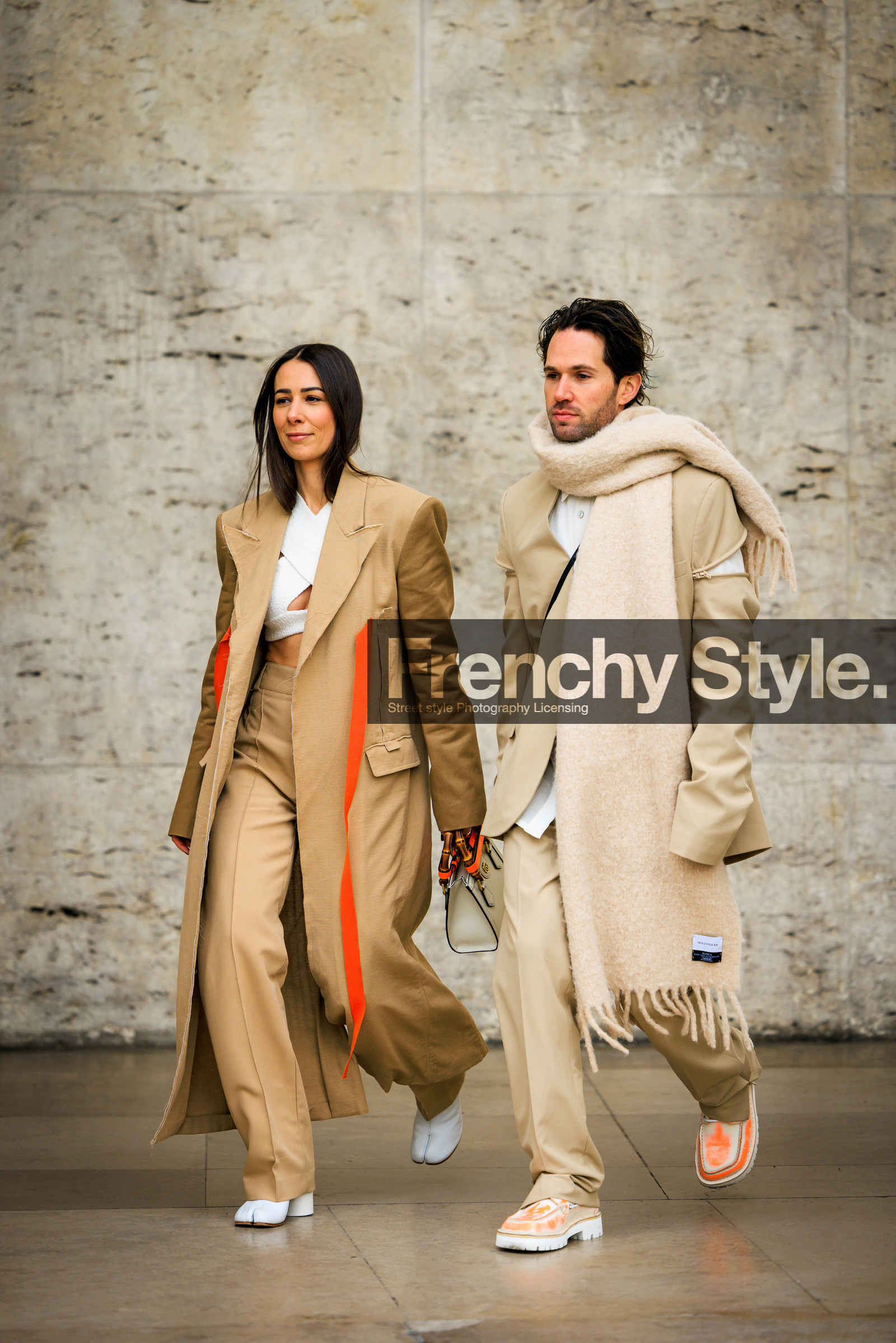 couple matching, beige scarf, beige suit, white shirt, orange print shoes, beige debiers, classic trench, beige pants, tabi shoes, margiela shoes, tabi boots, gucci bag, gucci bamboo bag, white top, cut out top, orange details coat, white handbag, alice & j.s, alice barbier, JS roques, fashion week, frenchystyle, FW, jonathan paciullo, street style, AUTUMN WINTER 2022-2023, FALL WINTER 2022_2023, FW 22-23, PFW, PARIS, vertical, full length