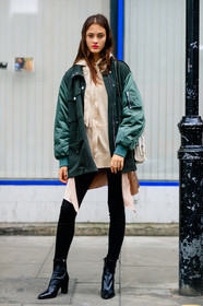beige bag, beige sweater, black leggings, black shoes, bomber jacket, fashion week, frenchystyle, full length, FW, green jacket, greta varlese, high heels, hoodie, jonathan paciullo, leather bag, leather boots, leather shoes, LFW, LONDON, model, printed bag, red lips, SPRING SUMMER 2017, SS 17, street style, vertical, woman