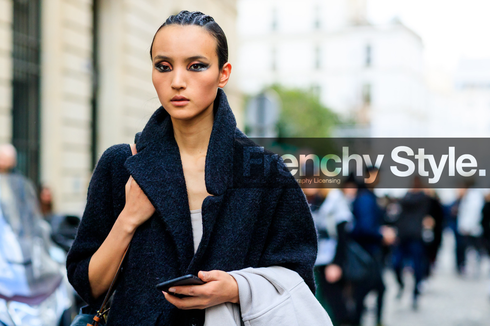 atmosphere details, AUTUMN WINTER 2017-2018, AW 17-18, black coat, black jacket, braids, detail, eyeliner, eyeshadow, FALL WINTER 2017-2018, fashion week, frenchystyle, FW, FW 17-18, horizontal, jonathan paciullo, luping wang, model, PARIS, PFW, street style