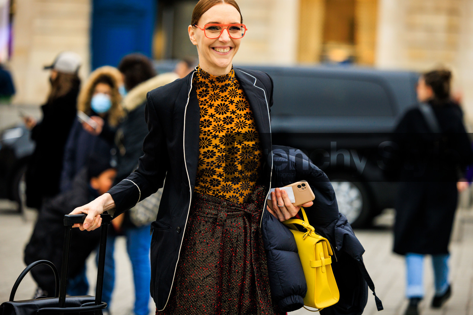 orange glasses, transparent glasses, floral top, printed top, orange top, black blazer, brown trousers, tweed trousers, yellow handbag, leather bag, fashion week, frenchystyle, FW, jonathan paciullo, street style, PARIS, PFW, SPRING SUMMER 2022, SS 22, atmosphere details, detail, horizontal