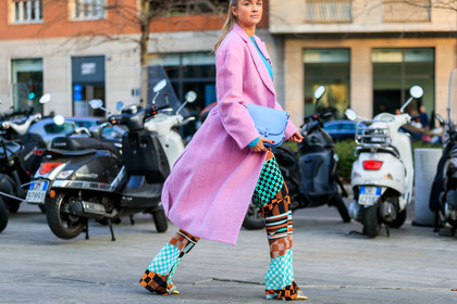 blue bag, blue pants, blue sweater, checked, graphic pants, leather bag, multicolor pants, nina suess, pink coat, plaid, printed pants, trousers, fashion week, frenchystyle, FW, jonathan paciullo, street style, MFW, MILAN, AUTUMN WINTER 2019-2020, AW 19-20, FALL WINTER 2019-2020, FW 19-20, atmosphere details, detail, horizontal
