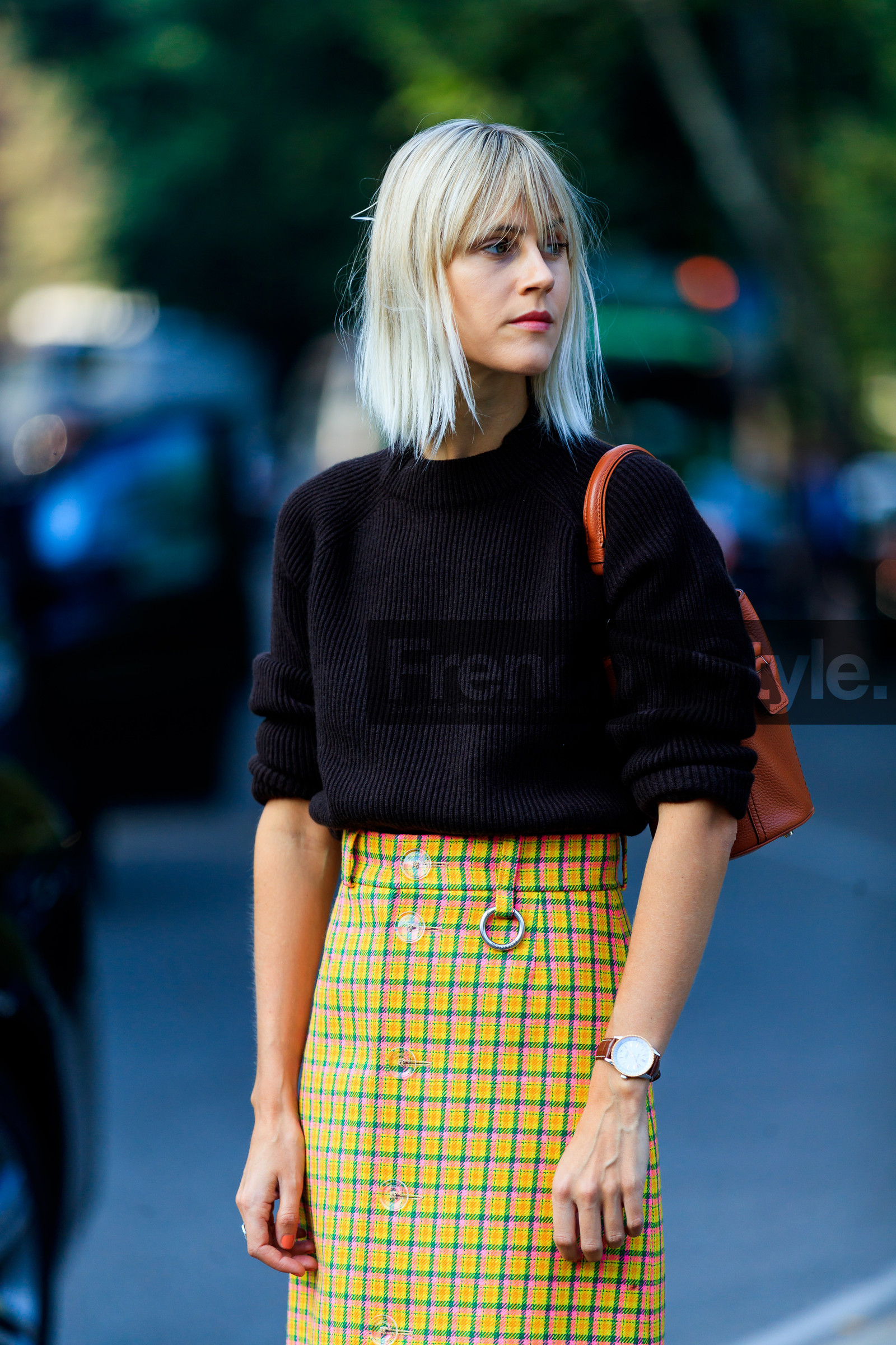 brown sweater, camel bag, checked, graphic skirt, leather bag, linda tol, plaid, printed skirt, watch, yellow skirt, street style, jonathan paciullo, FW, frenchystyle, fashion week, MFW, MILAN, SPRING SUMMER 2019, SS 19, vertical, atmosphere details, detail