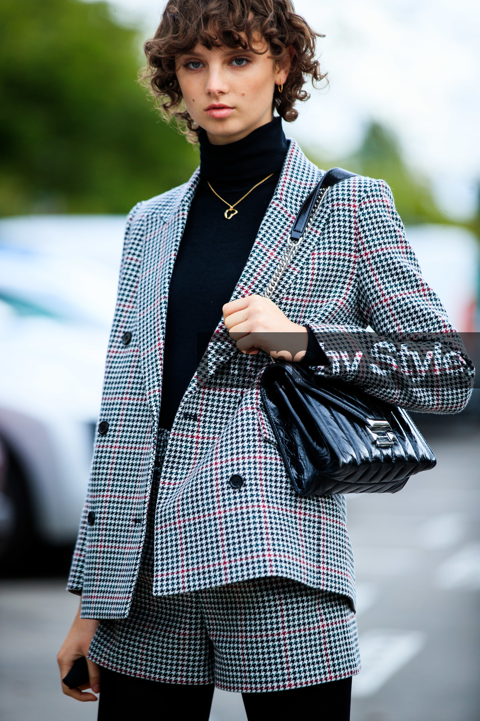 checked jacket, checked shorts, checked suits, black pullover, black tights, doc turtleneck pullover, street style, jonathan paciullo, FW, frenchystyle, fashion week, PFW, PARIS, SPRING SUMMER 2021, SS 21, vertical, atmosphere details, detail, model