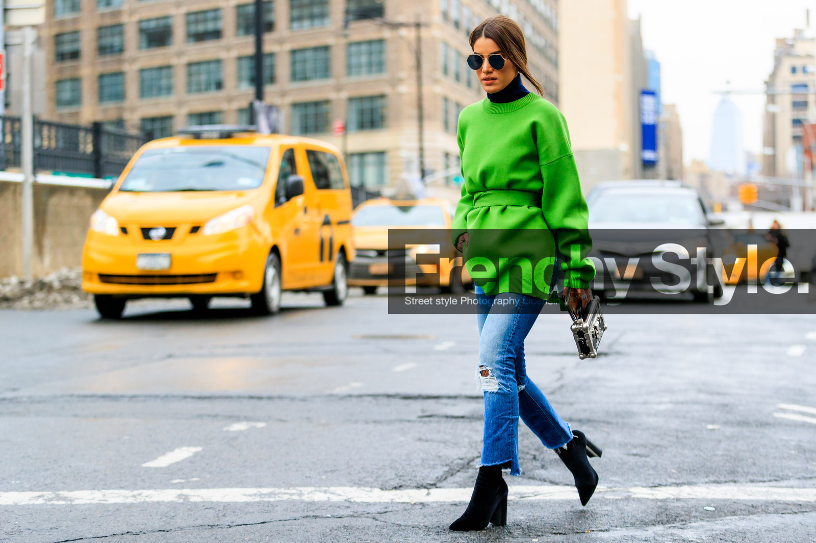 atmosphere details, AUTUMN WINTER 2017-2018, AW 17-18, black boots, blue denim, camila coelho, denim pants, FALL WINTER 2017-2018, fashion week, frenchystyle, full length, FW, FW 17-18, green boots, green sweater, high heels, horizontal, jeans, jonathan paciullo, leather bag, leather boots, louis vuitton, NEW YORK, NYFW, ripped pants, street style, sunglasses, trousers, turtleneck sweater, velvet