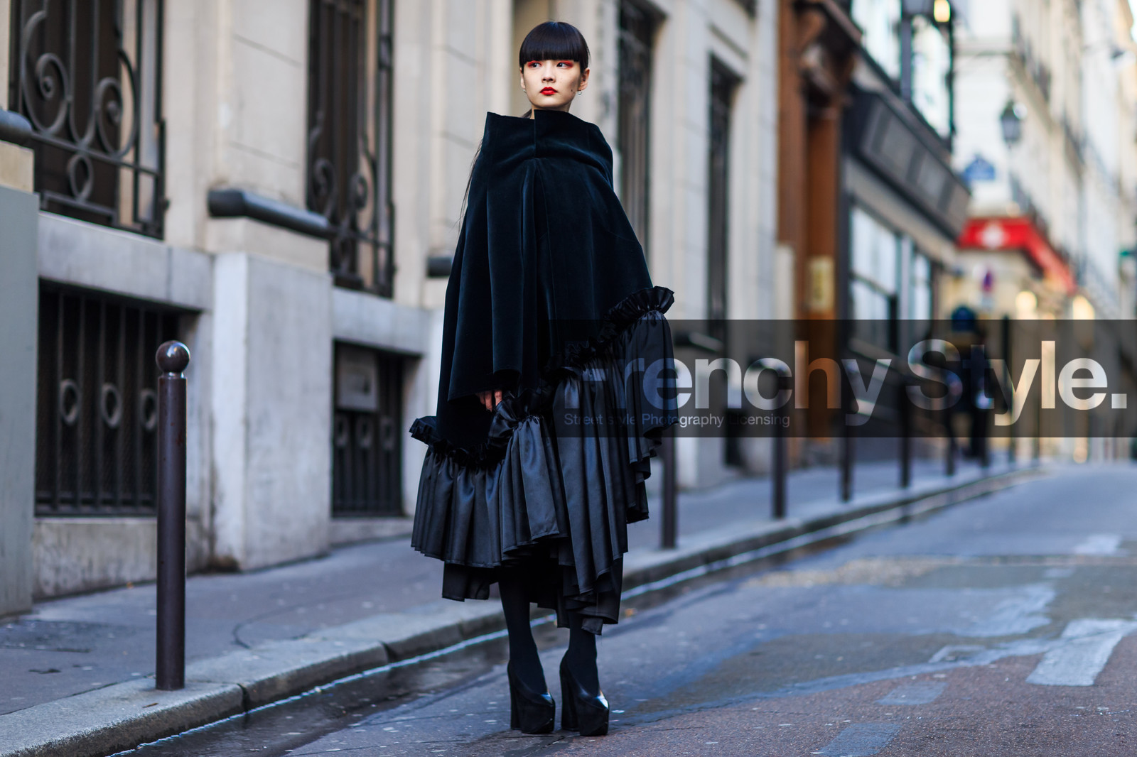 atmosphere details, AUTUMN WINTER 2016-2017, AW 16-17, black dress, black shoes, FALL WINTER 2016-2017, fashion week, frenchystyle, full length, FW, FW 16-17, high heels, horizontal, jonathan paciullo, kozue akimoto, layers, leather shoes, PARIS, PFW, red lips, street style, velvet
