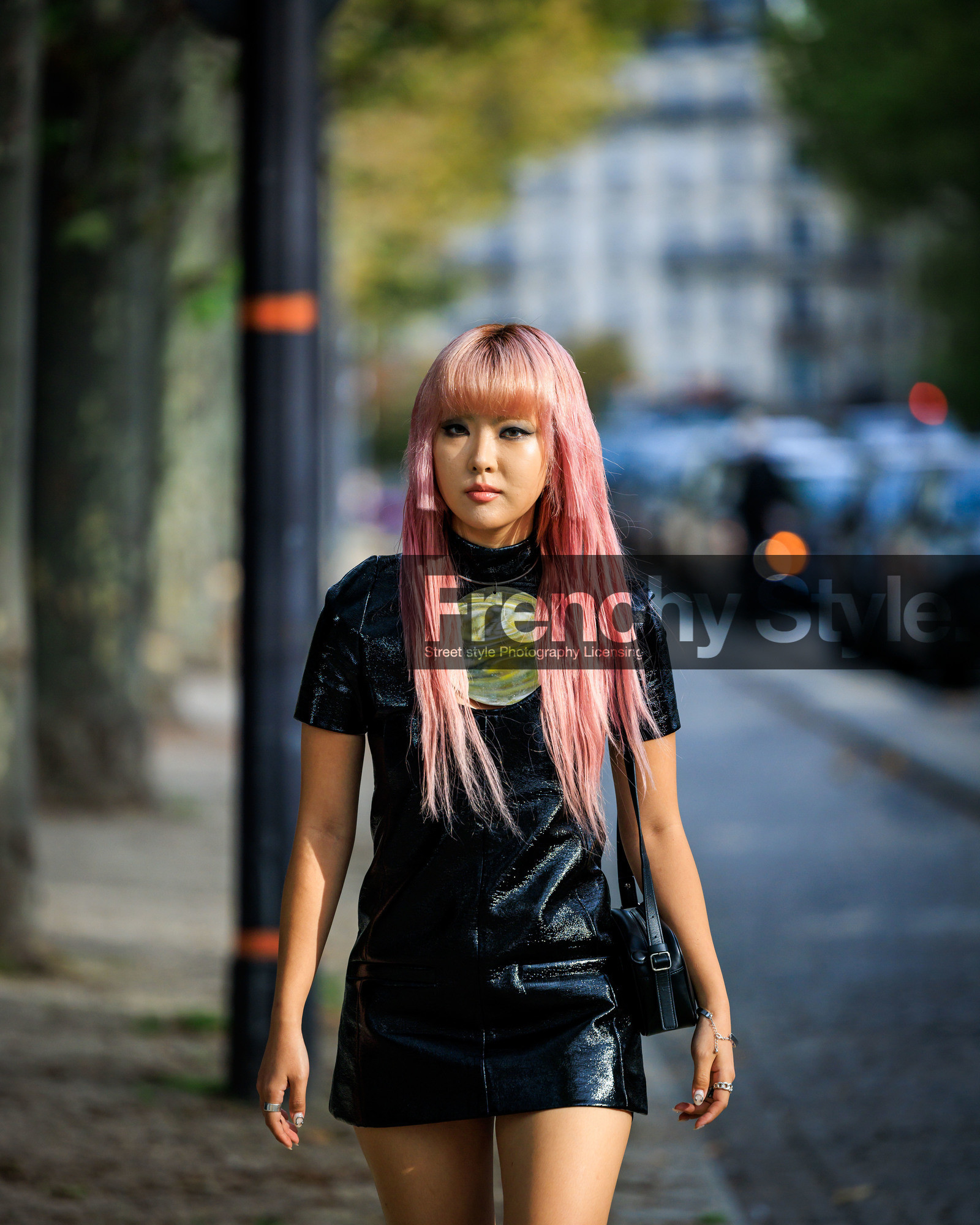 fashion week, frenchystyle, FW, jonathan paciullo, street style, PFW, PARIS, SPRING SUMMER 2024, SS 24, vertical, atmosphere details, detail