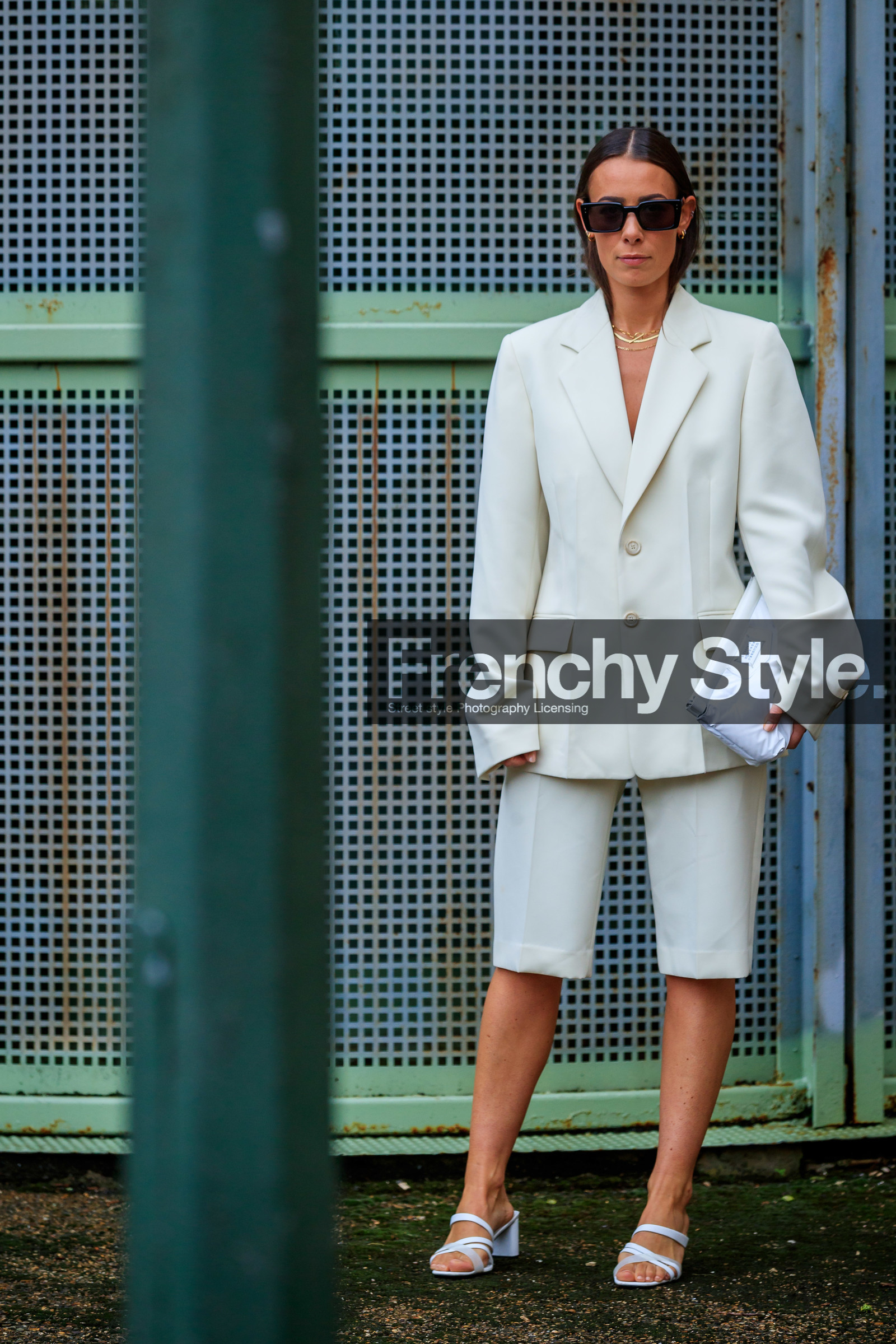 alice & j.s, alice barbier, white total look, white jacket, white bermuda shorts, white leather bag, white leather clutch, white leather sandals, white suits, oversize jacket, quilted bag, margiela bag, grey suits, grey jacket, grey bermuda shorts, grey hat, checked hat, white hoodie, asics sneakers, black sunglasses, square shape glasses, high heels slippers, fashion week, frenchystyle, FW, jonathan paciullo, street style, SPRING SUMMER 2020, SS 20, PFW, PARIS, vertical, full length