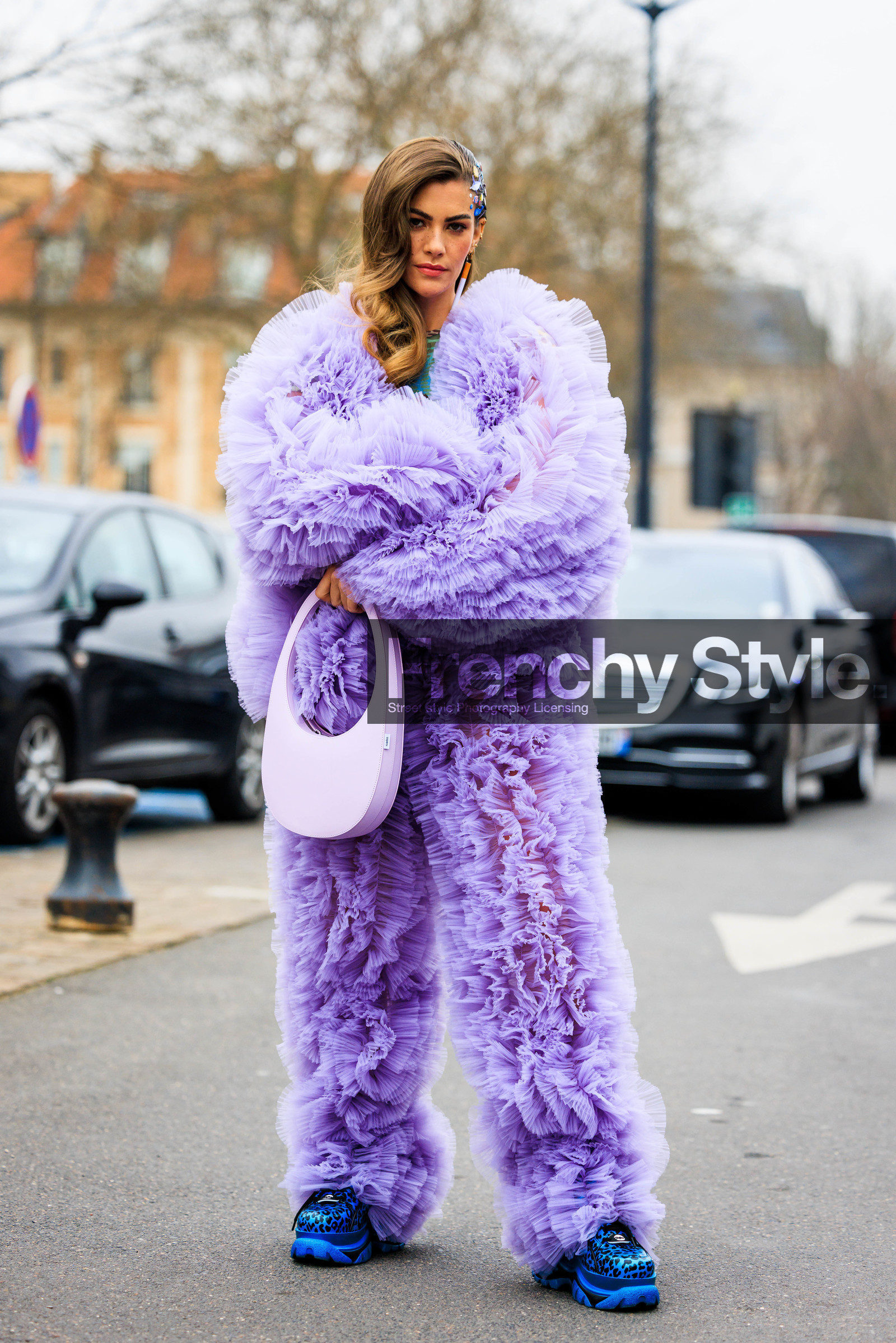 ruffles set, purple pants, purple jacket, coperni bag, purple bag, hair pins, cigar earrings, dots top, multicolor top, coperni, clara berry, street style, jonathan paciullo, FW, frenchystyle, fashion week, AUTUMN WINTER 2022-2023, FALL WINTER 2022_2023, FW 22-23, PFW, PARIS, full length, vertical